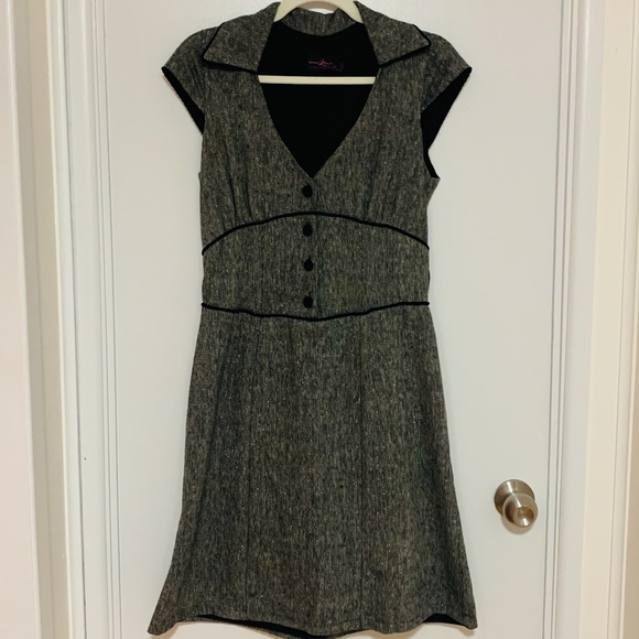 Damzels in this dress - Picture 1 of 3